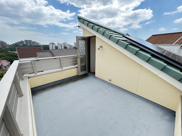 神戸市垂水区舞子坂２丁目戸建のバルコニー