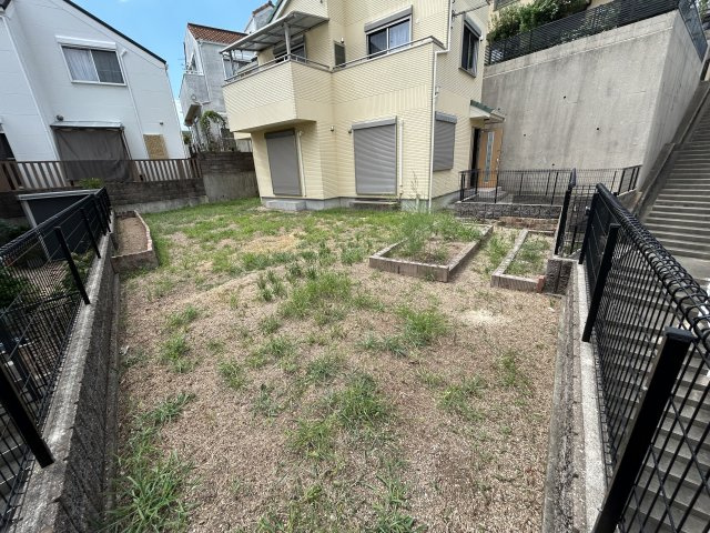 神戸市垂水区舞子坂２丁目戸建の庭