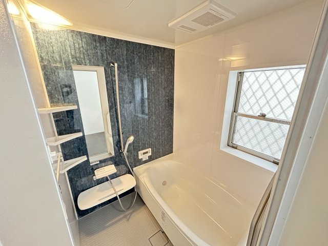 神戸市垂水区舞子坂２丁目戸建の浴室