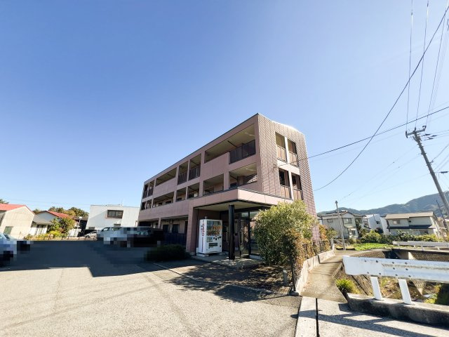 Y-ウエストツイチカ