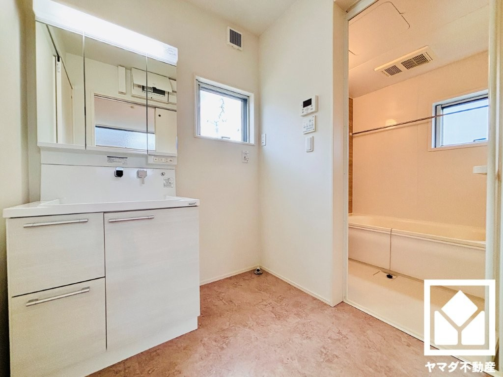 大津市平津１丁目の洗面所