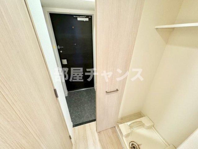 プレサンスジェネ丸の内の玄関