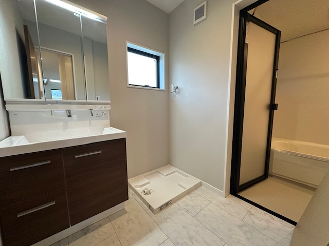 茅ヶ崎市浜須賀　新築戸建　全９棟の外観|7月22日撮影　建築中　現地外観