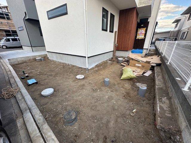 茅ヶ崎市浜須賀　新築戸建　全９棟の駐車場|1月29日撮影　外構工事中　駐車スペース
