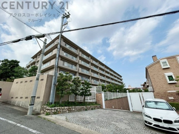 ６ＬＤＫ住戸で、大家族にお勧めです。阪急線、ＪＲ線、複数沿線が利用でき便利な環境です。３方角住戸で日当たり、通風良好です、空き室につきいつでもご内覧が可能となります。