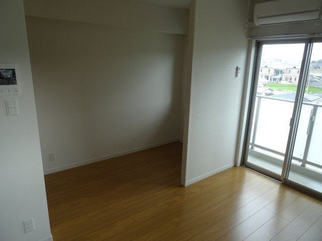 プレステージ飯氏の居間・リビング