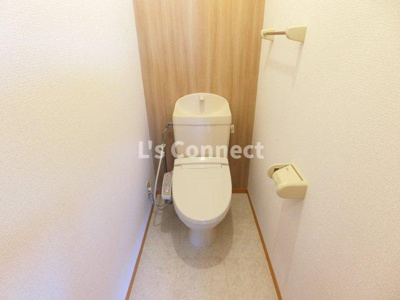 【トイレ】 | プリムローズＥ | 温水洗浄便座付きのトイレ。