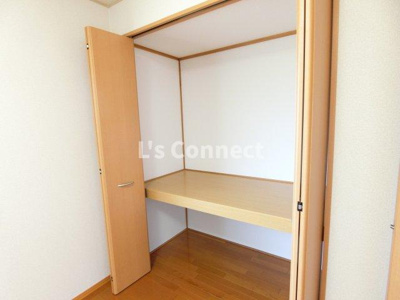 【収納】 | プリムローズＥ | 北側洋室にも収納付き。