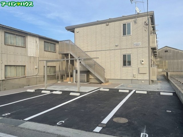 レトアエイショクの駐車場
