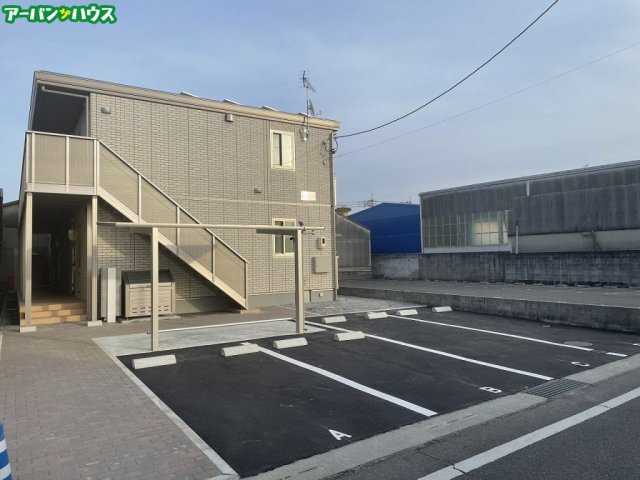 レトアエイショクの駐車場