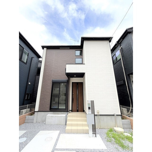 ４０８７志木市柏町２０期６棟４号棟のエントランス