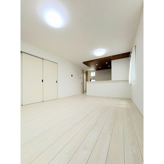 ４０８７志木市柏町２０期６棟４号棟の居間・リビング