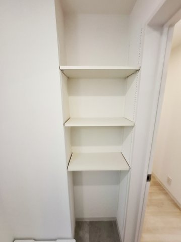 リブレメゾン西宮北口Ⅱの収納|洗面所の収納、便利です