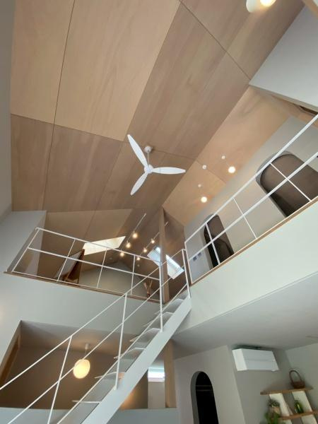 ユニテクノス黒江モデルハウスの居間・リビング|livingの天井