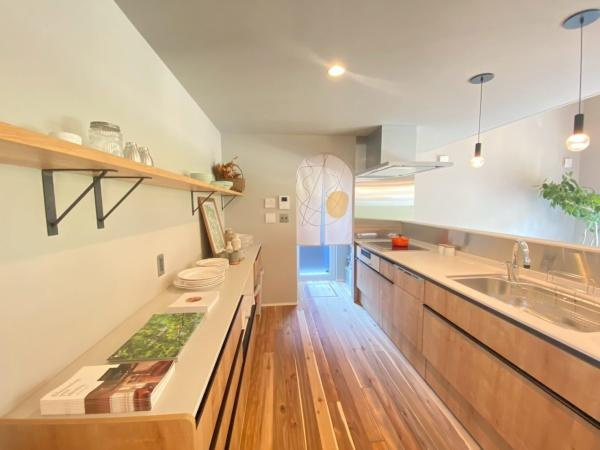 ユニテクノス黒江モデルハウスのキッチン|来客時もおしゃべりをしながら料理ができる、嬉しい対面キッチン！