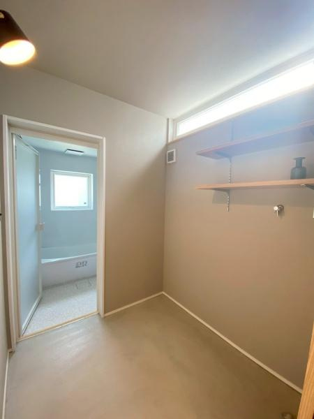 ユニテクノス黒江モデルハウスの独立洗面台