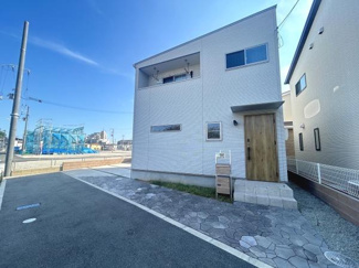 【前面道路含む現地写真】