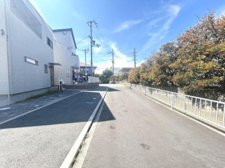【前面道路含む現地写真】