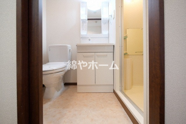 東小橋Ⅱ番館の独立洗面台|独立洗面台です