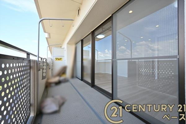 東急ドエル大和八木アネックスＣ棟のバルコニー|■現地撮影写真■開放感あふれる日当たりのよいバルコニー！