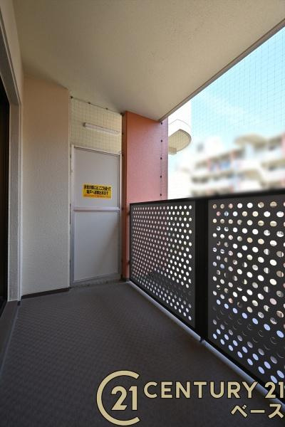 東急ドエル大和八木アネックスＣ棟のバルコニー|■現地撮影写真■開放感あふれる日当たりのよいバルコニー！