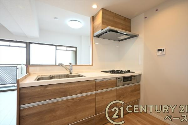 東急ドエル大和八木アネックスＣ棟のキッチン|■現地撮影写真■広々キッチンで快適にお料理！便利な収納スペースも完備！