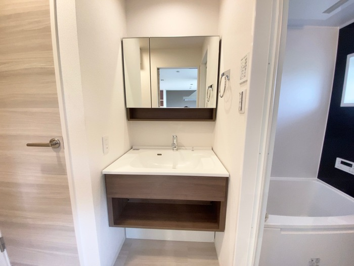 熊本市南区鳶町１丁目のアパートの独立洗面台