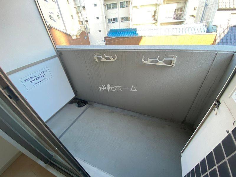 エステムプラザ名古屋・栄プレミアム　名古屋市賃貸　仲介手数料無料のバルコニー