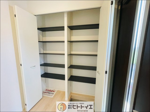 大川市津　新築建売の玄関