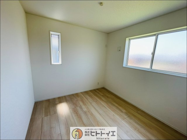 大川市津　新築建売の洋室