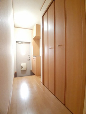 【玄関】 | アルト・ピアーノ有本Ⅲ | 明るい玄関です