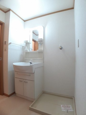 【洗面所】 | アルト・ピアーノ有本Ⅲ | コンパクトで使いやすい洗面所