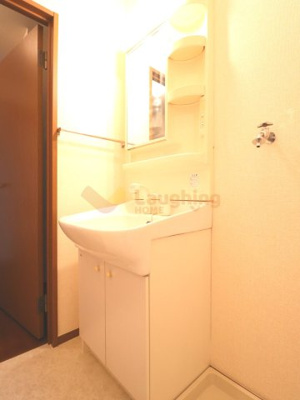 【洗面所】 | ラ・マーシャA棟 | 忙しい朝には欠かせない洗面所です