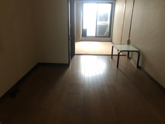 西京区役所前　テナントテラスの洋室