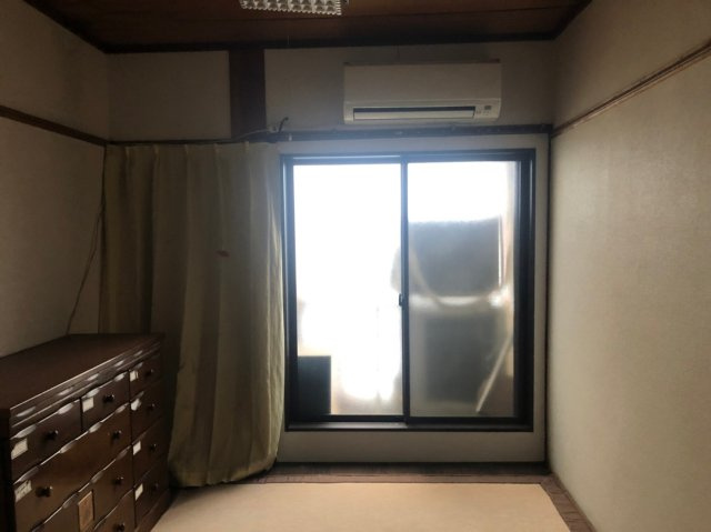 西京区役所前　テナントテラスの内装