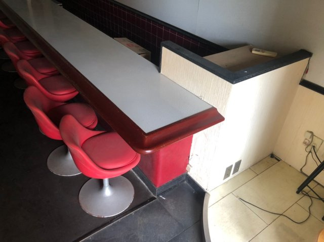 西京区役所前　テナントテラスの内装