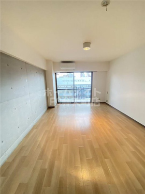 【居間・リビング】 | ガーデン弁天町 | 居間です