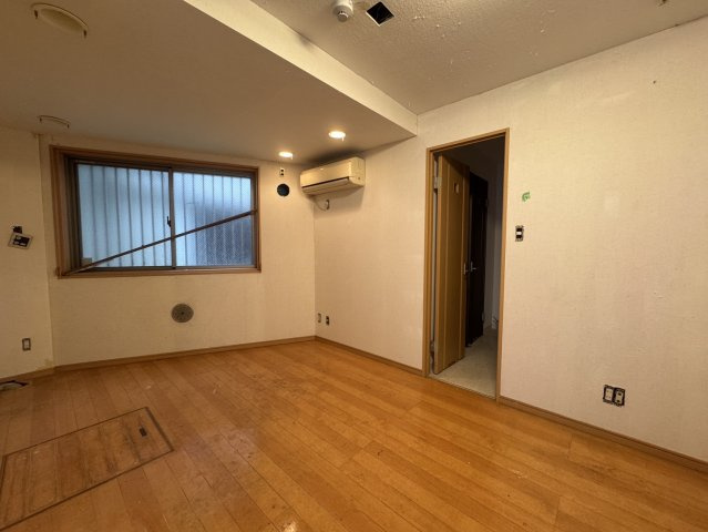 世田谷区北沢４丁目の店舗事務所の内装