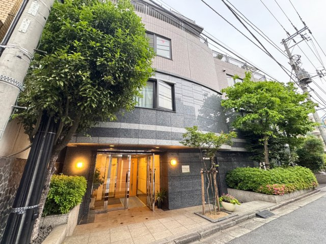 新宿区矢来町の店舗事務所の外観