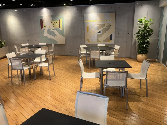 祐真ビル本館のロビー