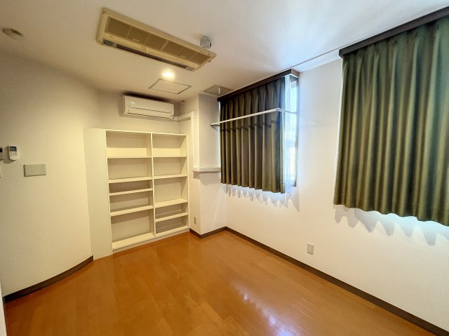 津田メディカルビルの内装