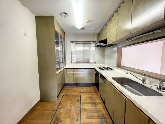 津田メディカルビルのキッチン