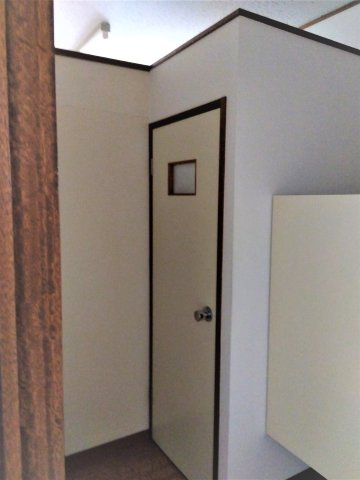 田中貸事務所の洗面所