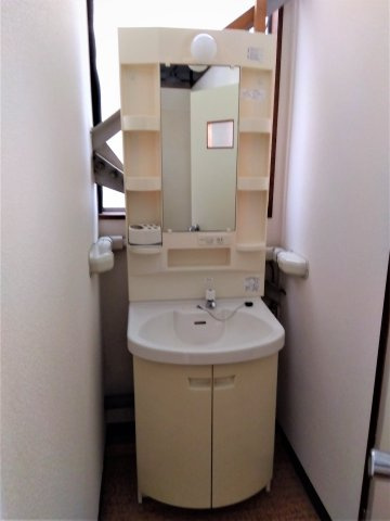 田中貸事務所の独立洗面台