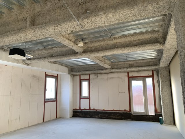 スプリング河辺駅前メディカルビルの内装