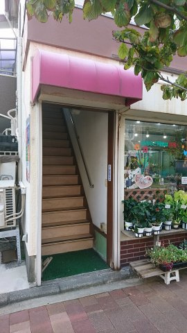 長尾店舗の玄関