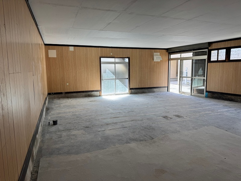 山田店舗の内装