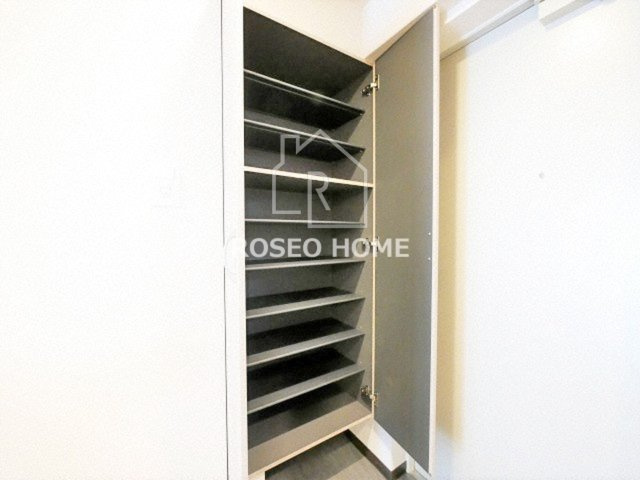 ショウエイ靭の収納|同マンション別部屋：参考写真
