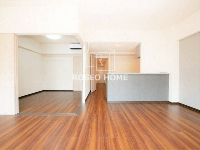 ショウエイ靭の居間・リビング|同マンション別部屋：参考写真