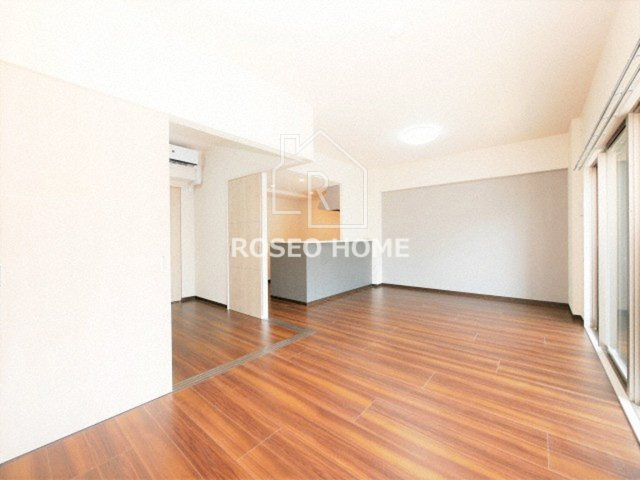 ショウエイ靭の居間・リビング|同マンション別部屋：参考写真